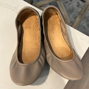 TIEKS in Taupe color